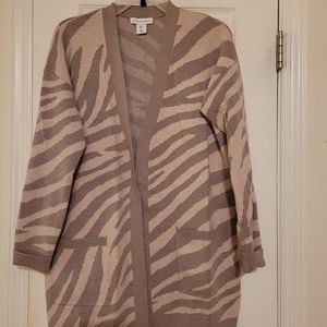CUPCAKE & CASHMERE BRAND ANIMAL PRINT Cardigan size medium